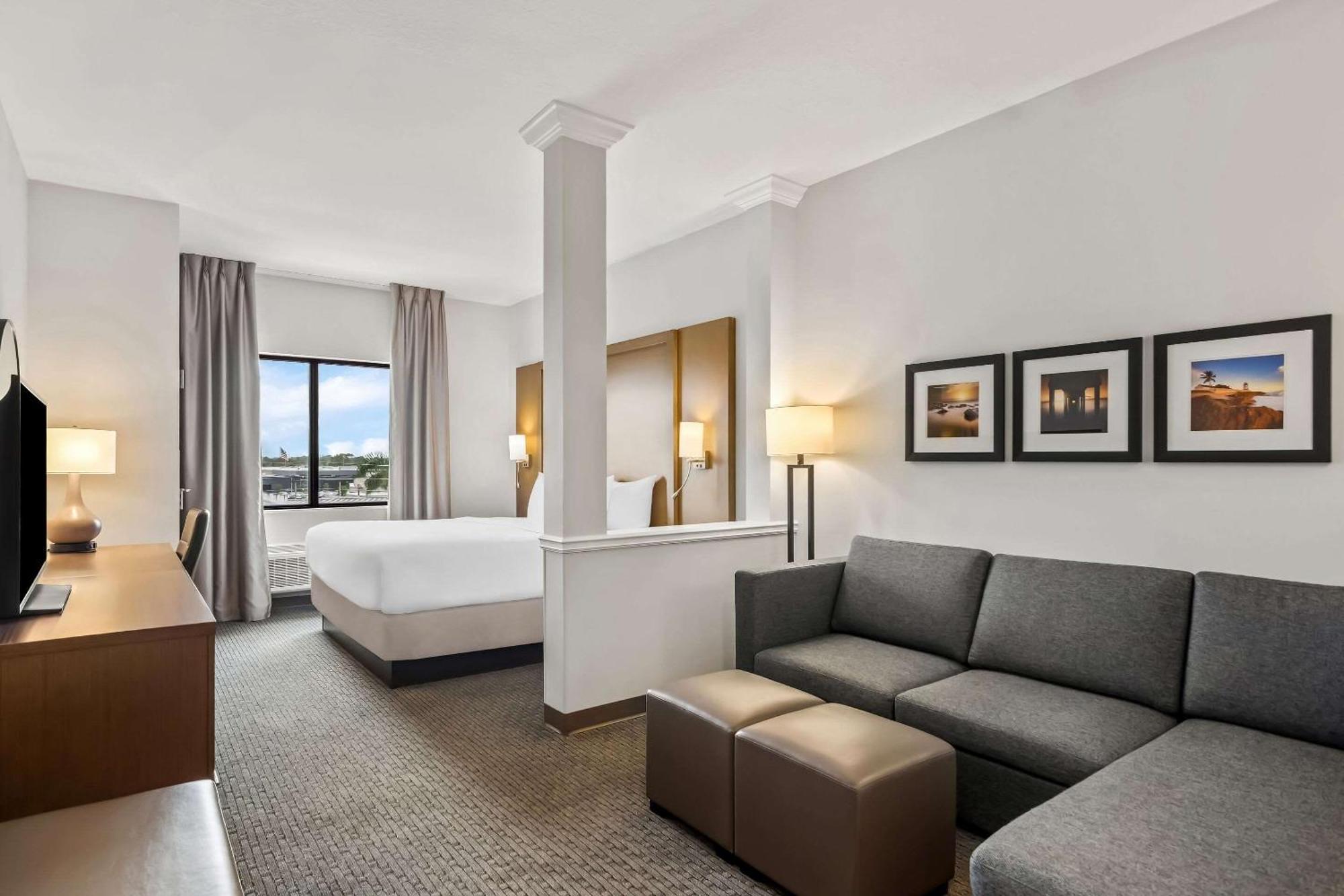 Comfort Suites Stuart-Hutchinson Island Buitenkant foto