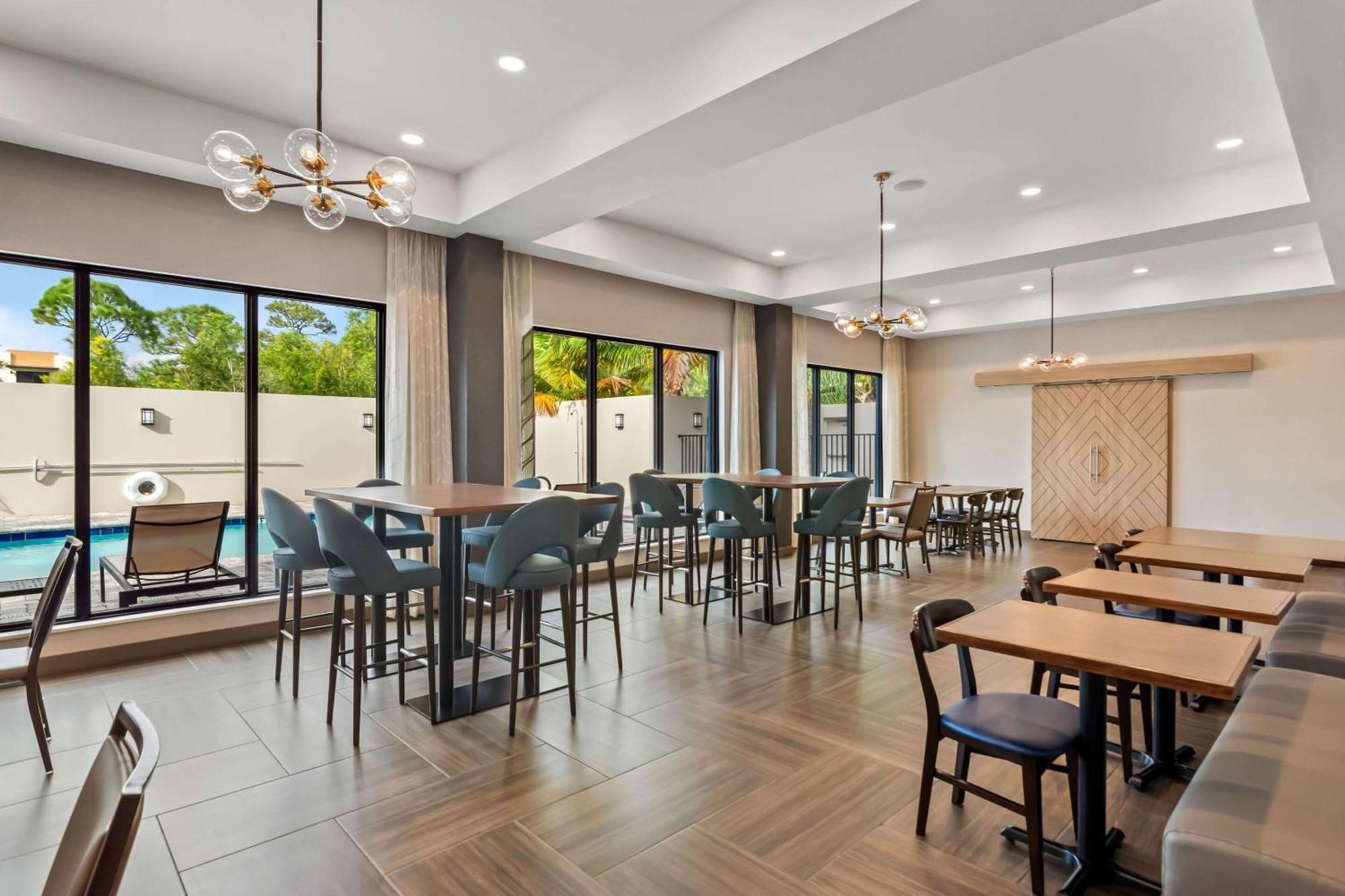 Comfort Suites Stuart-Hutchinson Island Buitenkant foto