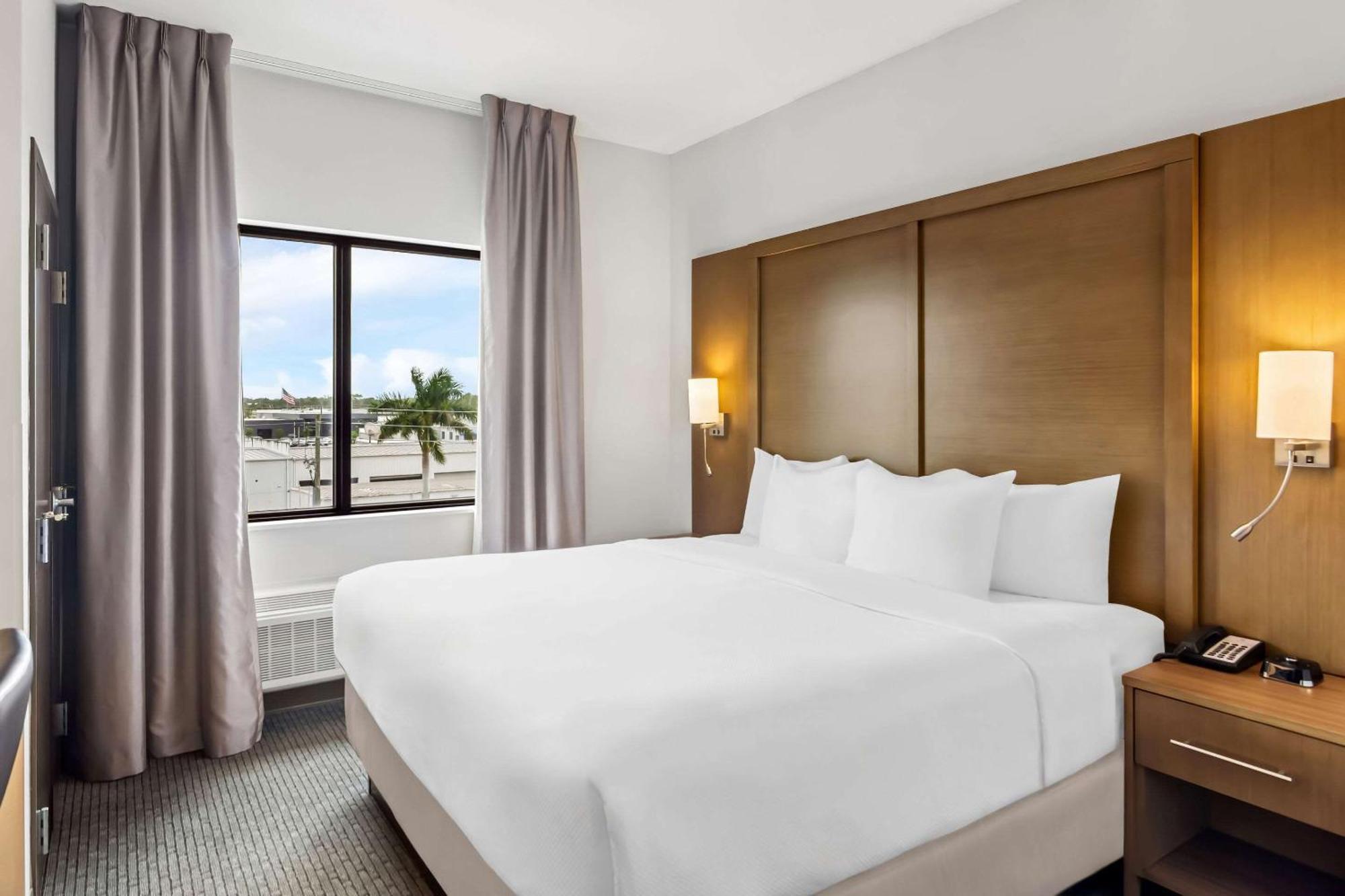 Comfort Suites Stuart-Hutchinson Island Buitenkant foto